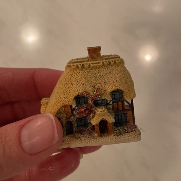 Lilliput Lane Vintage Miniature Cottage - Picture 3 of 5